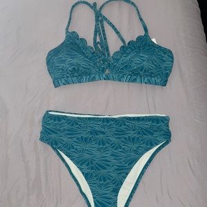 NWT Cupshe Blue Scallop Bikini